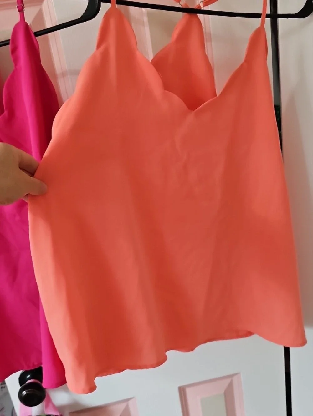 Pink LilyWomen’s Scallop V-Neck Cami Tank - Pink & Coral- Size M